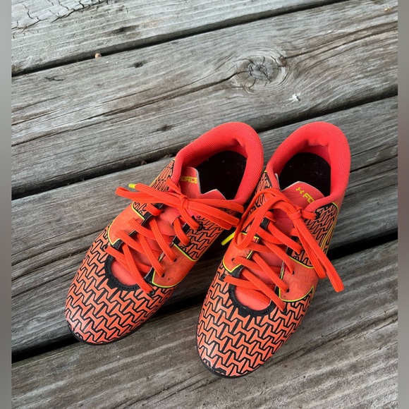 Under Armour Soccer Cleats Youth Size 1 Great Condition! Bright Orange - Picture 7 of 11